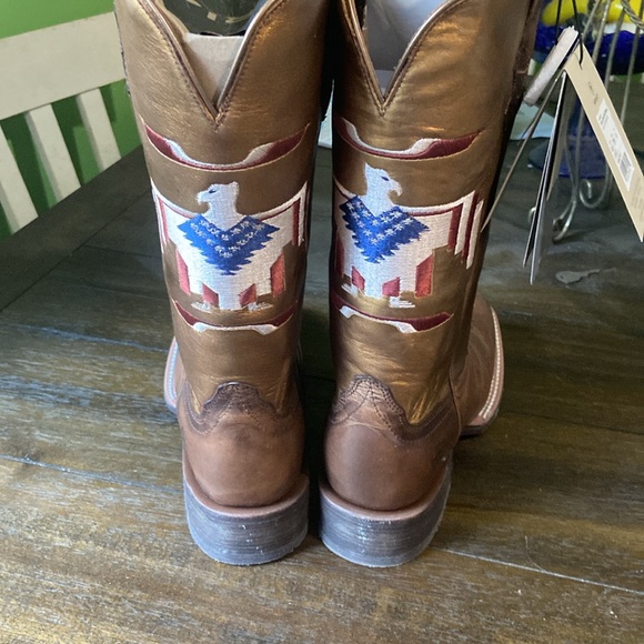 Women’s area Thunderbird boots - Picture 3 of 3